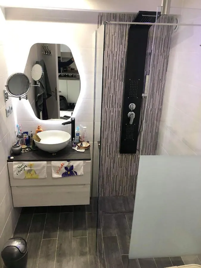 AGAY le pti bonheur 60m2 rez de jardin, en bord de mer Saint-Raphaël Appartement