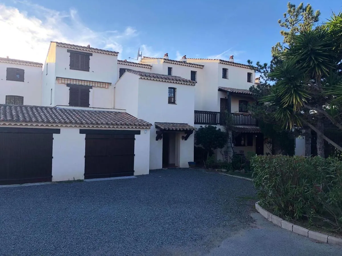 Appartement AGAY le pti bonheur 60m2 rez de jardin, en bord de mer Saint-Raphaël
