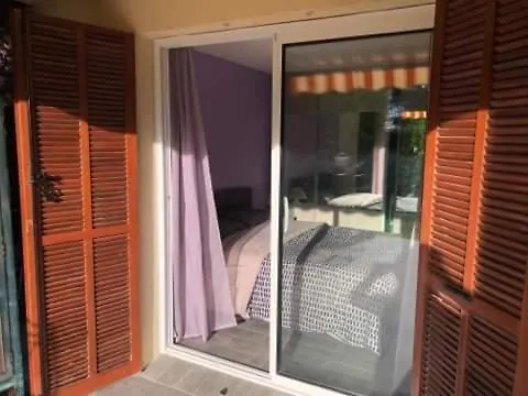 Appartement AGAY le pti bonheur 60m2 rez de jardin, en bord de mer Saint-Raphaël France